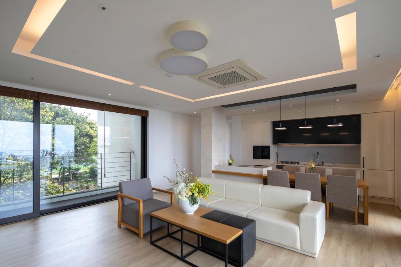 Velum Resort Seogwipo Extérieur photo